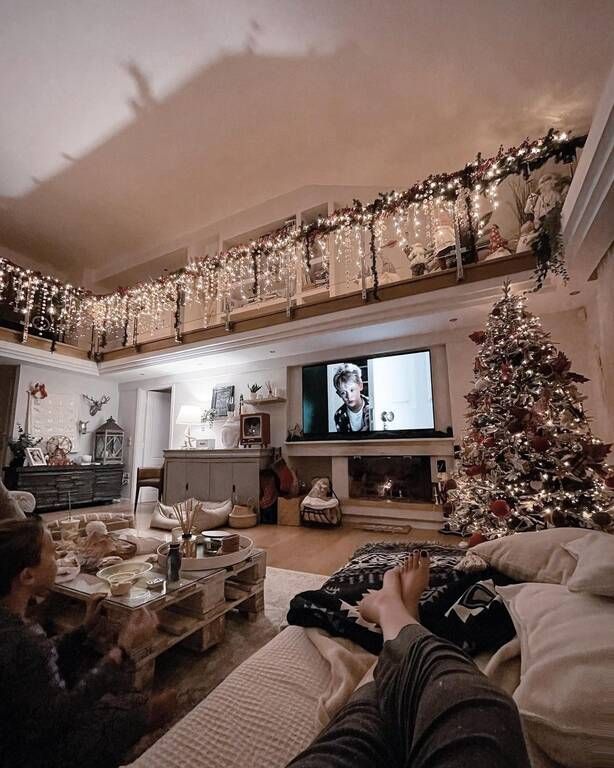 Σίσσυ Χρηστίδου: Έφτιαξε μελομακάρονα με τους γιους της (εικόνες)