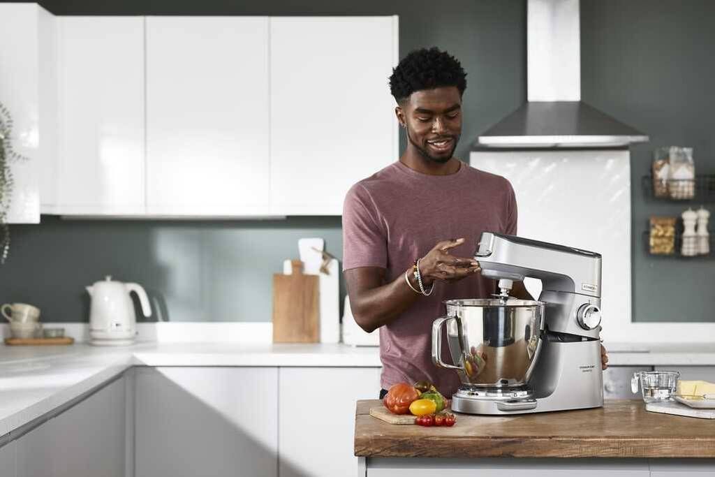 Το δικό σου μίξερ μπορεί να κάνει τα πάντα; Ε λοιπόν, η Kenwood μπορεί!