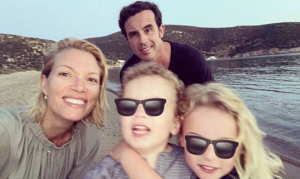 Βίκυ Καγιά: Το εντυπωσιακό χριστουγεννιάτικο δέντρο που στόλισε με τα παιδιά της