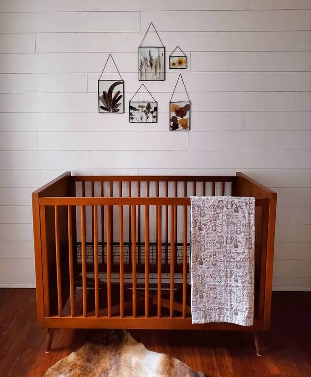 Βάλτε καδράκια με λουλούδια και φυτά / πηγή φωτογραφίας: Instagram @alittlewildfarm