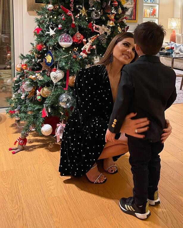 Σταματίνα Τσιμτσιλή: Η αγκαλιά με τα παιδιά της που κρύβει τα χρώματα όλου του κόσμου