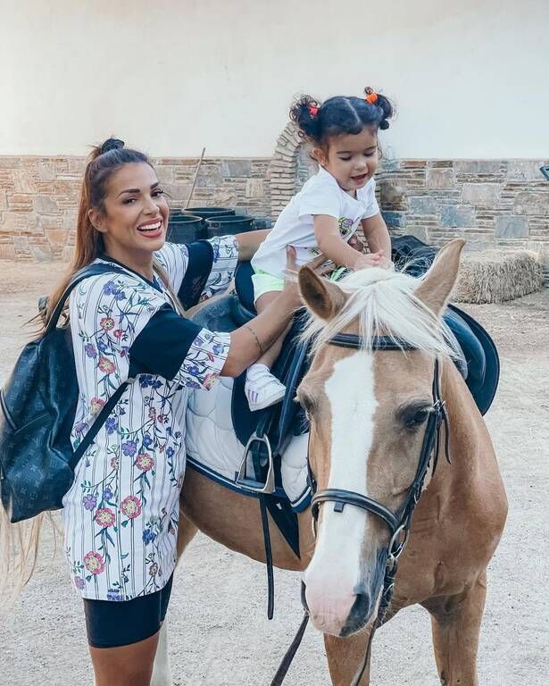 Ελένη Χατζίδου: Η κόρη της τρελαίνεται για αρακά - Δείτε φώτο