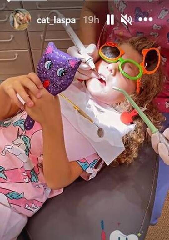 Κατερίνα Λάσπα: Με την κόρη της στο θέατρο - Τι είχε μαζί της η μικρή Άντρια