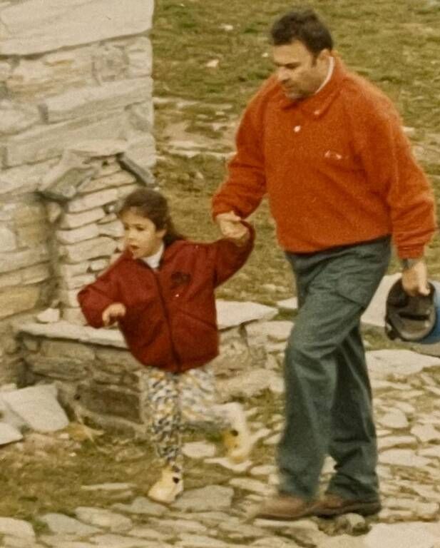 Όμως, δεν ασχολείται με τον κλάδο. 