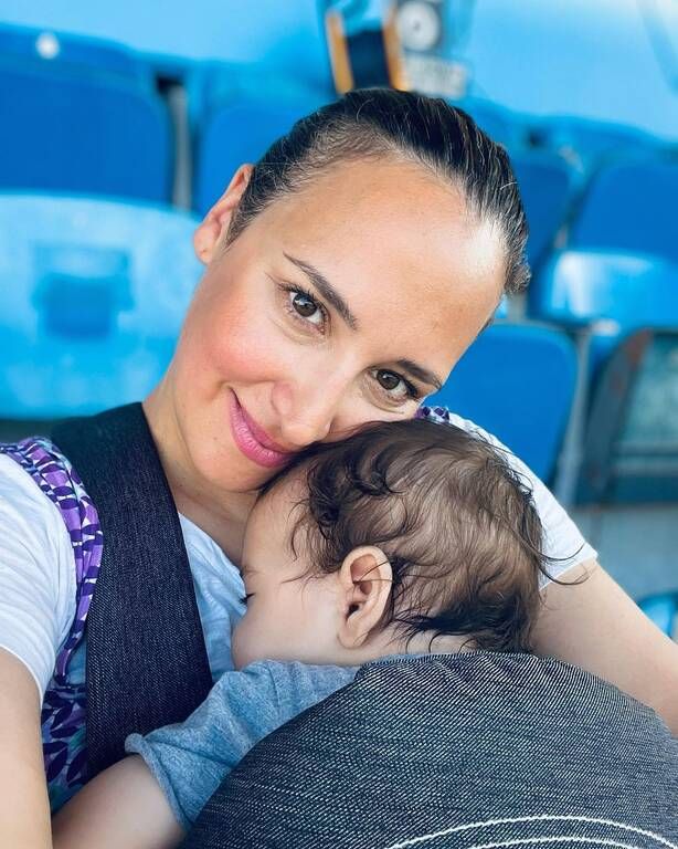 Η Κλέλια Πανταζή με τον μικρό της γιο. 