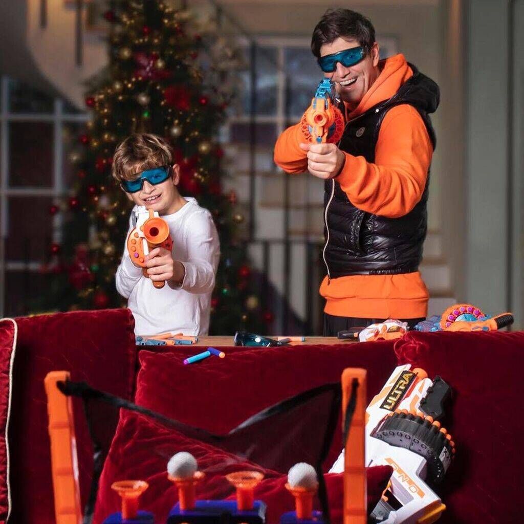 Παίζουν στο σπίτι