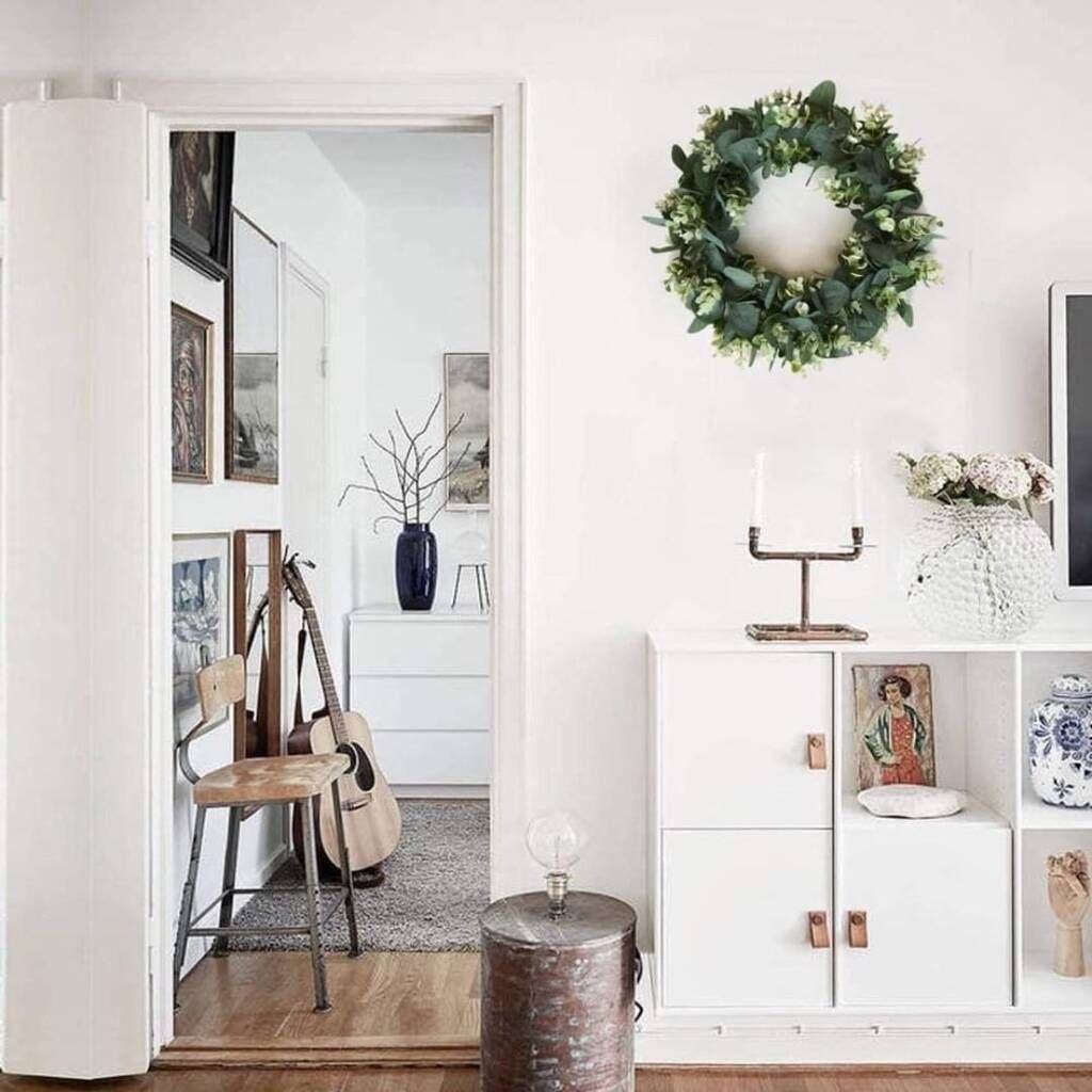 Καλοκαιρινή διακόσμηση χολ   (Instagram @ l)