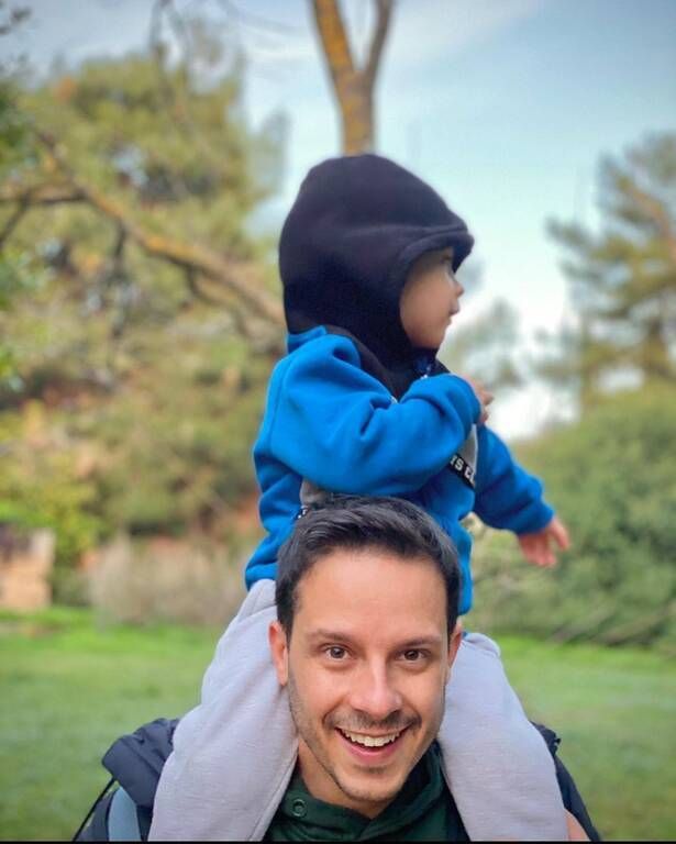 Μπαμπάς και γιός είναι οι καλύτεροι φίλοι,