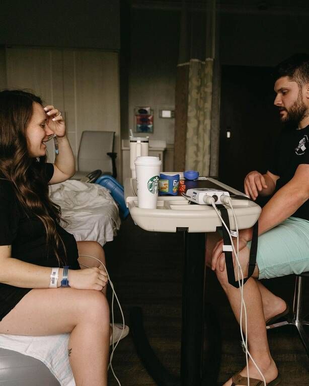 Ένα ακόμα στιγμιότυπο με το ζευγάρι όσο περιμένει να έρθει στον κόσμο η κόρη τους - Πηγή φωτογραφίας: Insatagram / alexandrarosebush