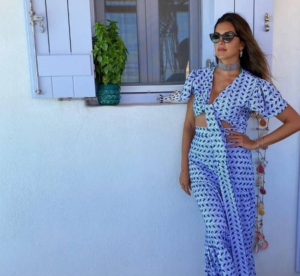 Το πιο καλοκαιρινό και αέρινο outfit, είναι σετ με το φόντο.