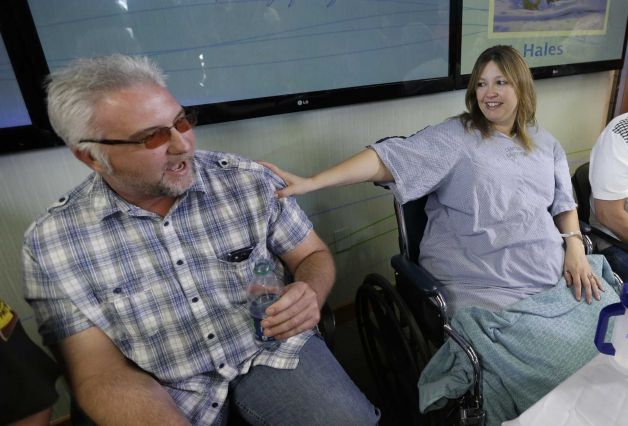 Γέννησε δίδυμα στη μέση αυτοκινητόδρομου! (βίντεο)