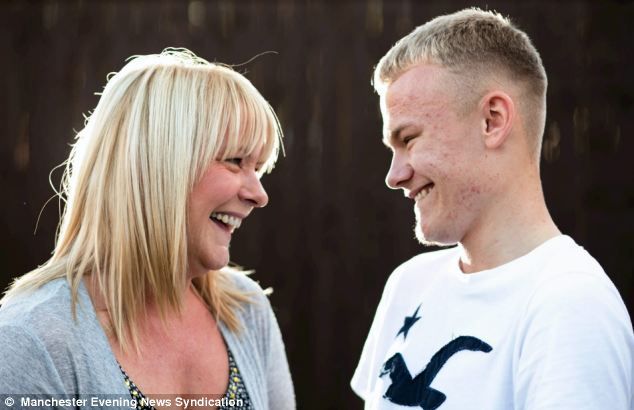 Ανακάλυψε ότι είχε καρκίνο του μαστού σε προχωρημένο στάδιο, όταν κατά λάθος τη χτύπησε ο γιος της με μία μπάλα!