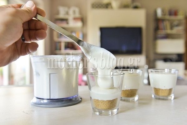 Συνταγή για ελληνικό Cheesecake με ανθότυρο και κρίθινο παξιμάδι από τον Γιώργο Γεράρδο