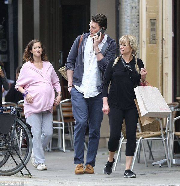 Δεν το βάζει κάτω! Ετοιμόγεννη πάει για τα ψώνια της τελευταίας στιγμής! (εικόνες)