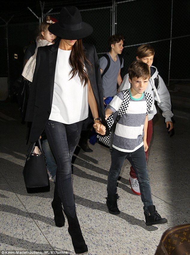 «Οι Μπέκαμ»! Αυτή η οικογένεια, όπου πάει, προκαλεί πανικό! (φωτογραφίες)