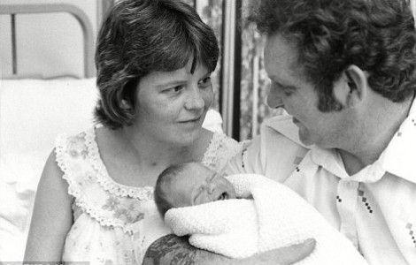 Το πρώτο «παιδί του σωλήνα» γεννήθηκε σαν σήμερα πριν 36 χρόνια!