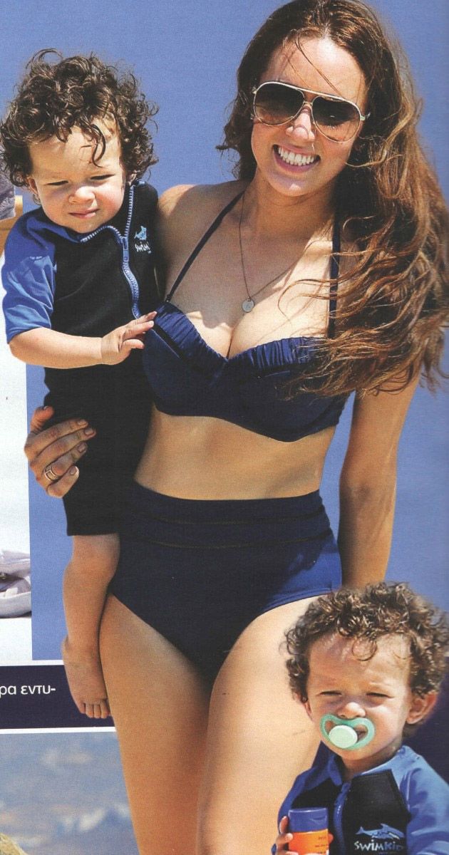 Με τα διδυμάκια της η Καλομοίρα σε παραλία της Ελλάδας! (φωτογραφίες)