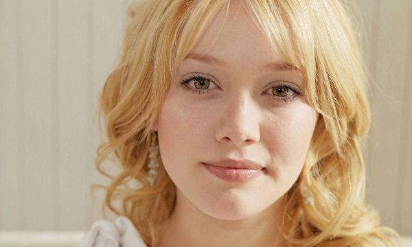 Διάσημη ηθοποιός άφησε γράμμα και κουλουράκια στον Άι Βασίλη και τα έβγαλε φωτογραφία! Ποια είναι; (εικόνες)