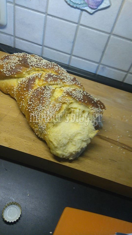 Το μυστικό της επιτυχίας για τσουρέκι που κάνει «κλωστές»!