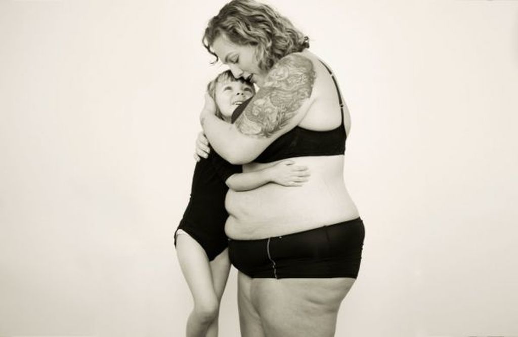Το μεγαλείο της μητρότητας μέσα από φωτογραφίες που δείχνουν γυναικείο σώμα μετά τον τοκετό (pics)
