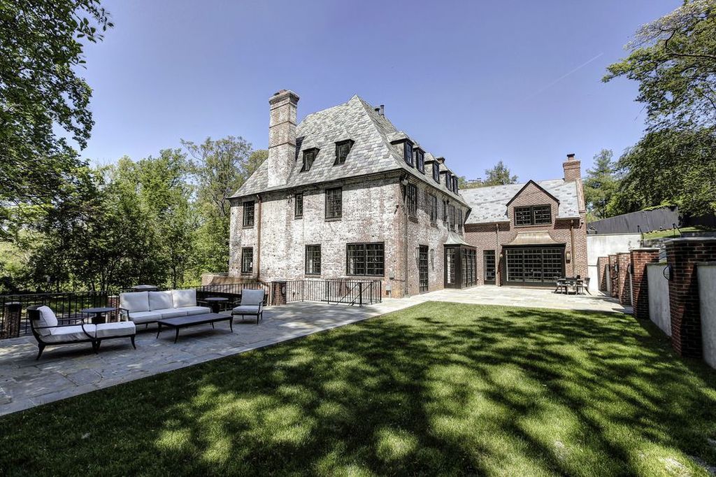 Αυτό είναι το νέο σπίτι του Barack & της Michelle Obama - Δείτε εικόνες που θα σας αφήσουν άφωνους