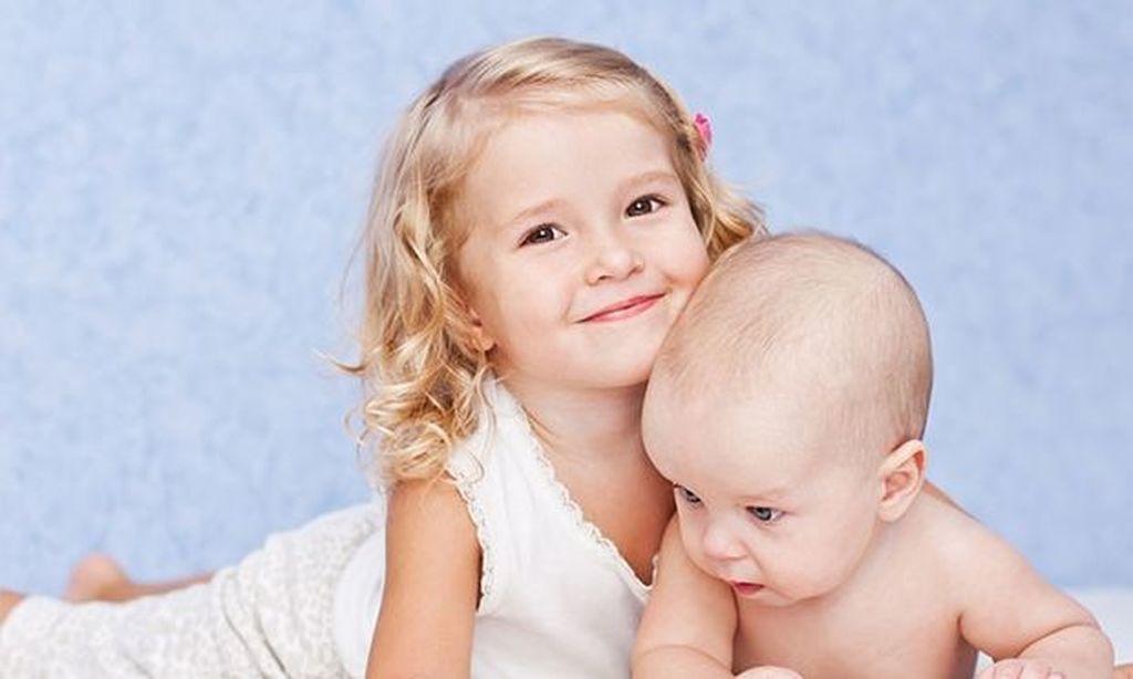 Το παιδί σας ζηλεύει; Δείτε πώς μπορείτε να το αντιμετωπίσετε