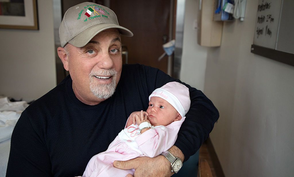 Billy Joel, 66
Πατέρας στα 66 του έγινε ένας άλλος «θρύλος» της μουσικής, καθώς η σύζυγός του, Alexis Roderick τού χάρισε την κόρη τους, Della Rose