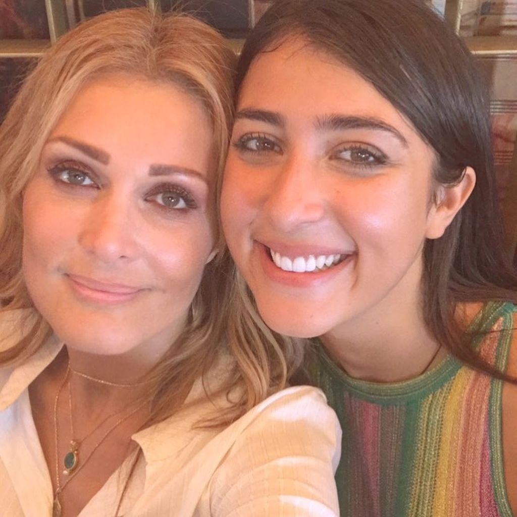 Νατάσα Θεοδωρίδου: Η μοναδική σχέση με τις κόρες της μέσα από φωτογραφίες 