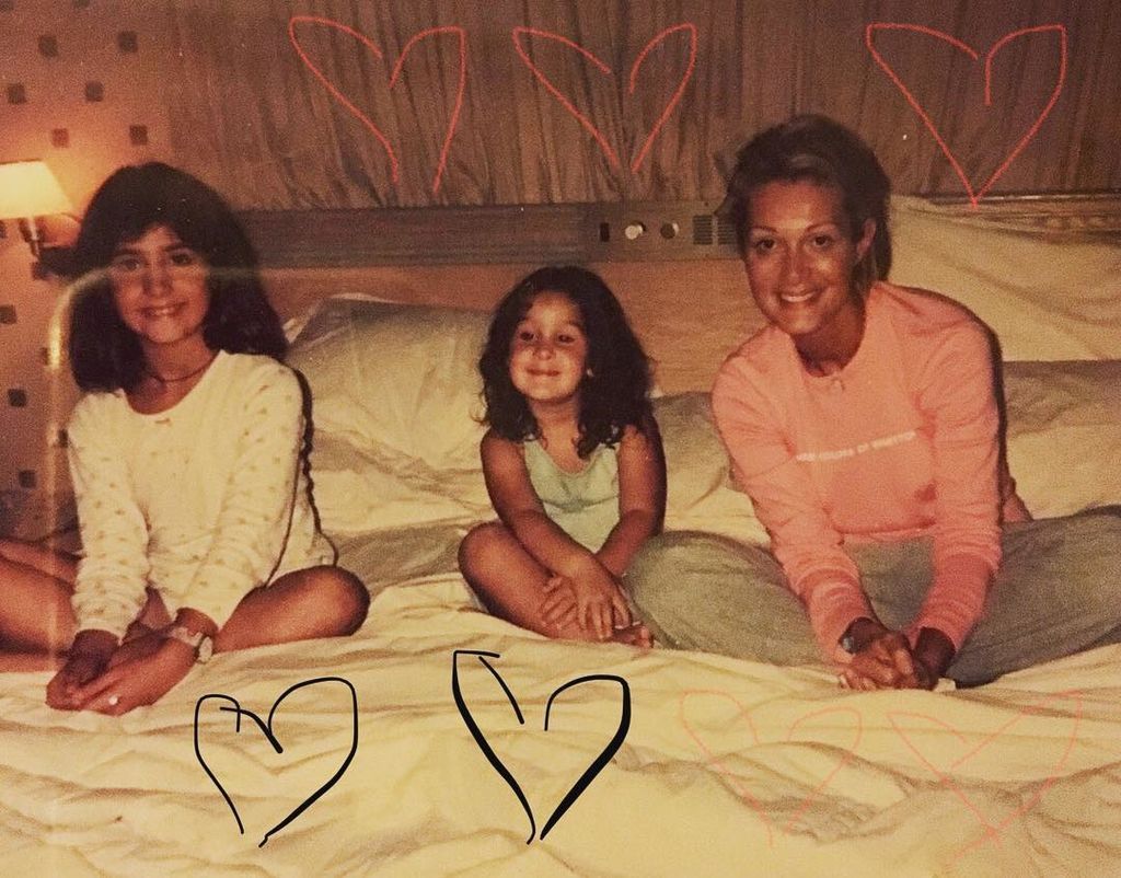 Νατάσα Θεοδωρίδου: Η μοναδική σχέση με τις κόρες της μέσα από φωτογραφίες 