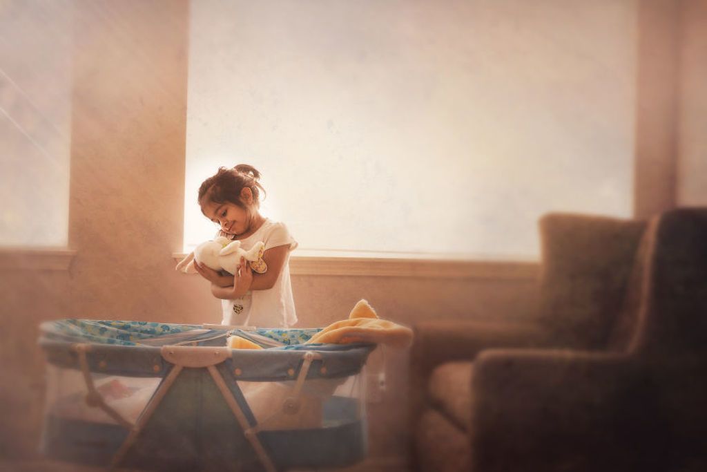 Μαμά περιμένει δεύτερο παιδί κι αυτός είναι ο τρόπος που βρήκε για να μην παραμελεί το μεγαλύτερο