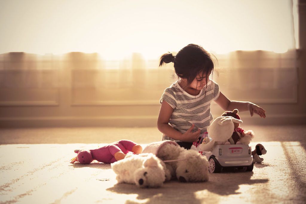 Μαμά περιμένει δεύτερο παιδί κι αυτός είναι ο τρόπος που βρήκε για να μην παραμελεί το μεγαλύτερο