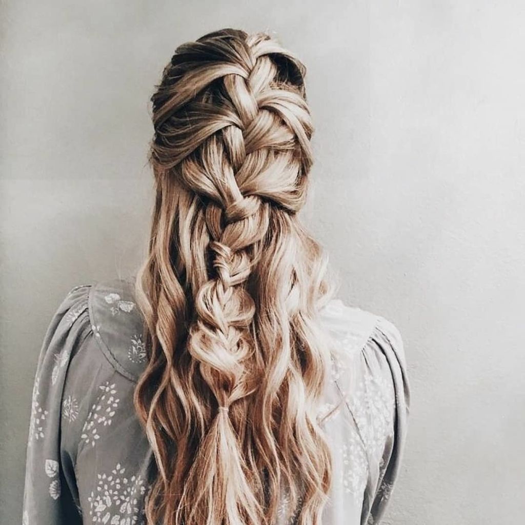 Δεκαπέντε απίθανα καλοκαιρινά χτενίσματα για μαμάδες, που θέλουν να εντυπωσιάσουν