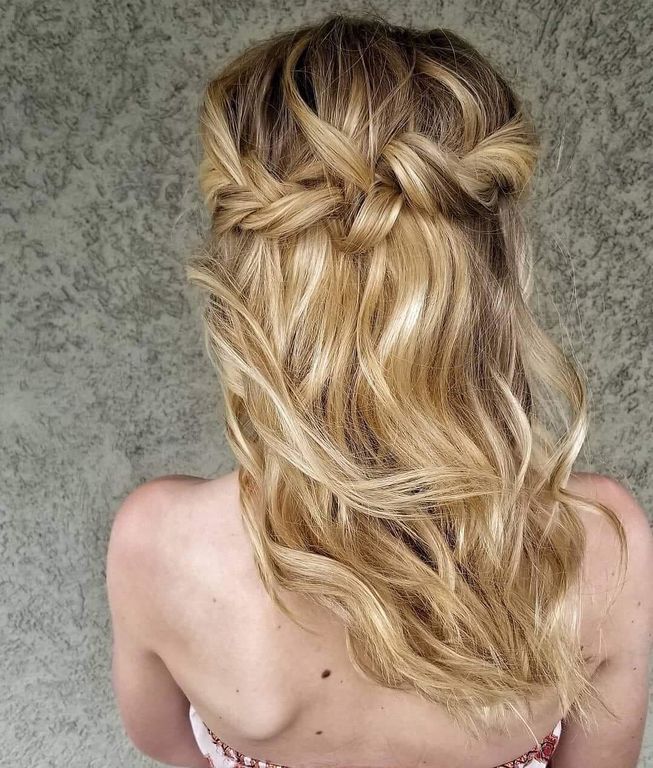 Δεκαπέντε απίθανα καλοκαιρινά χτενίσματα για μαμάδες, που θέλουν να εντυπωσιάσουν