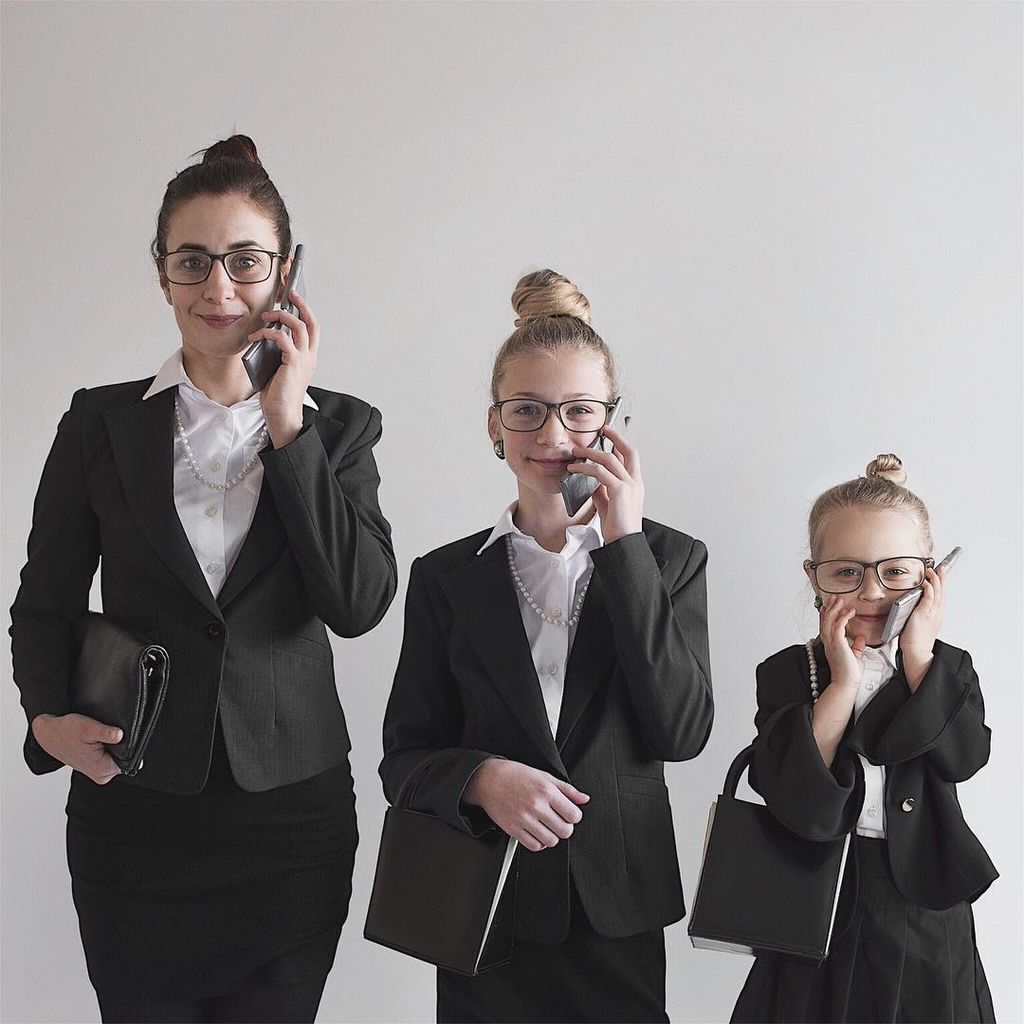 Όταν οι κόρες μιμούνται τη μαμά (pics)