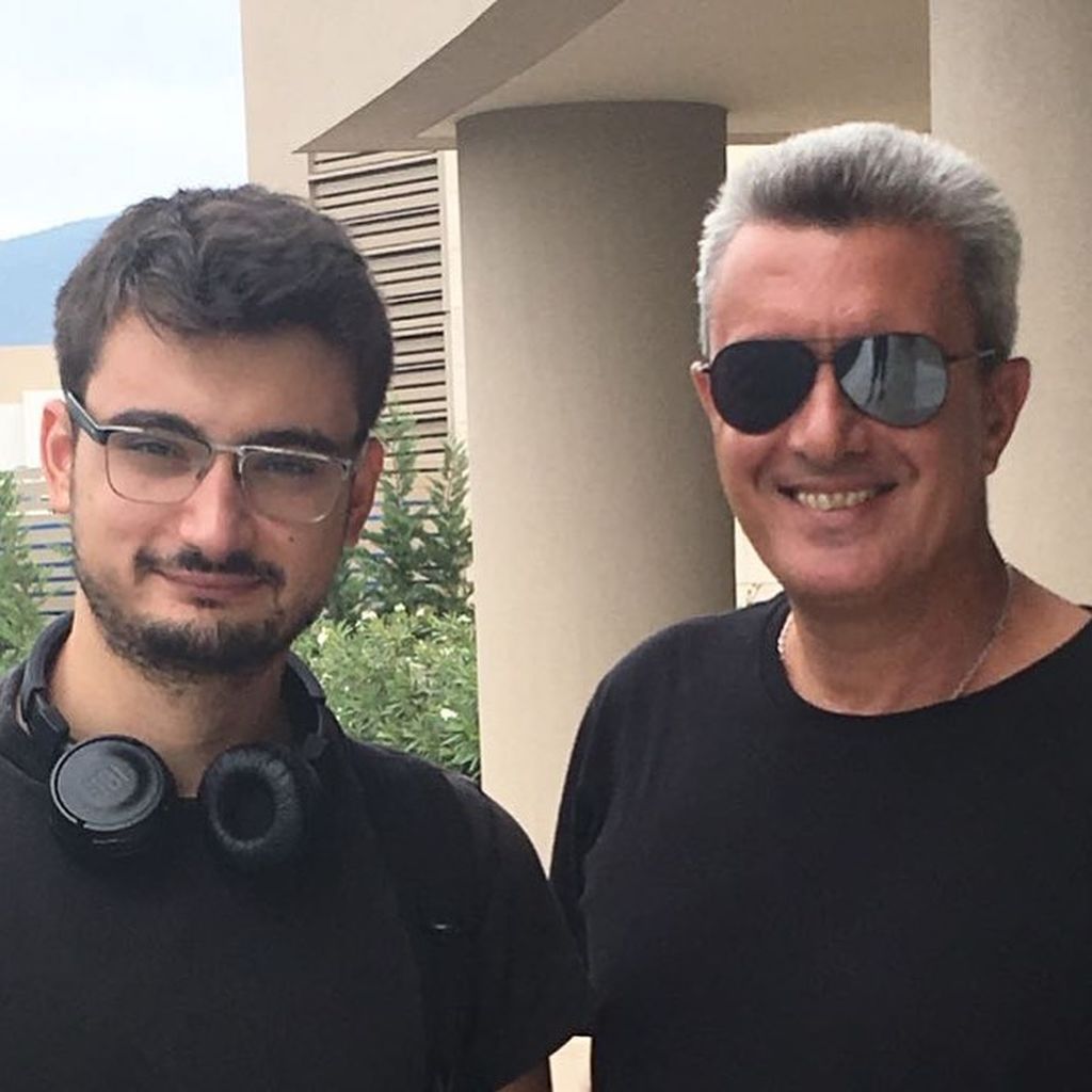 Νίκος Χατζηνικολάου: Η φωτογραφία με τα παιδιά του μετά το τέλος των διακοπών