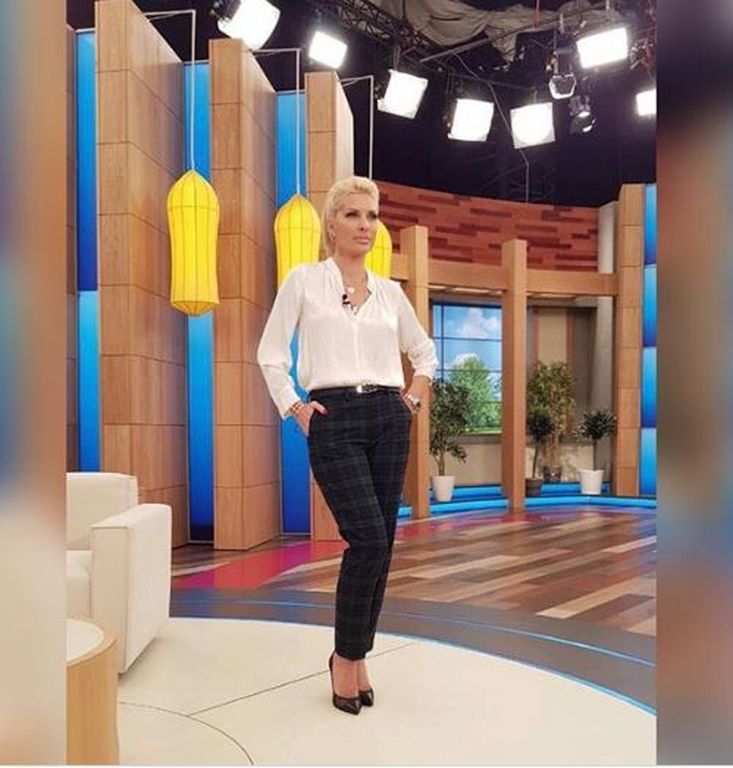 Ελένη Μενεγάκη: Η δήλωση μία μέρα πριν τα γενέθλιά της και η φωτό σε ηλικία ενός έτους (vid & pic)