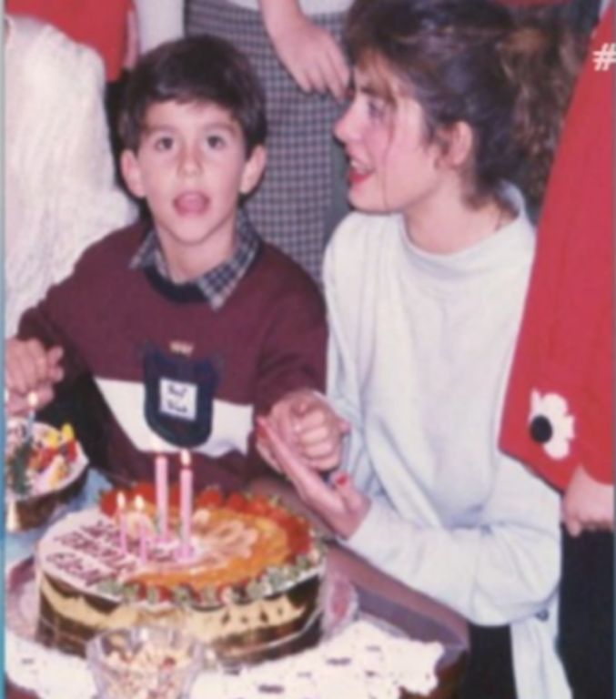 Ελένη Μενεγάκη: Η δήλωση μία μέρα πριν τα γενέθλιά της και η φωτό σε ηλικία ενός έτους (vid & pic)