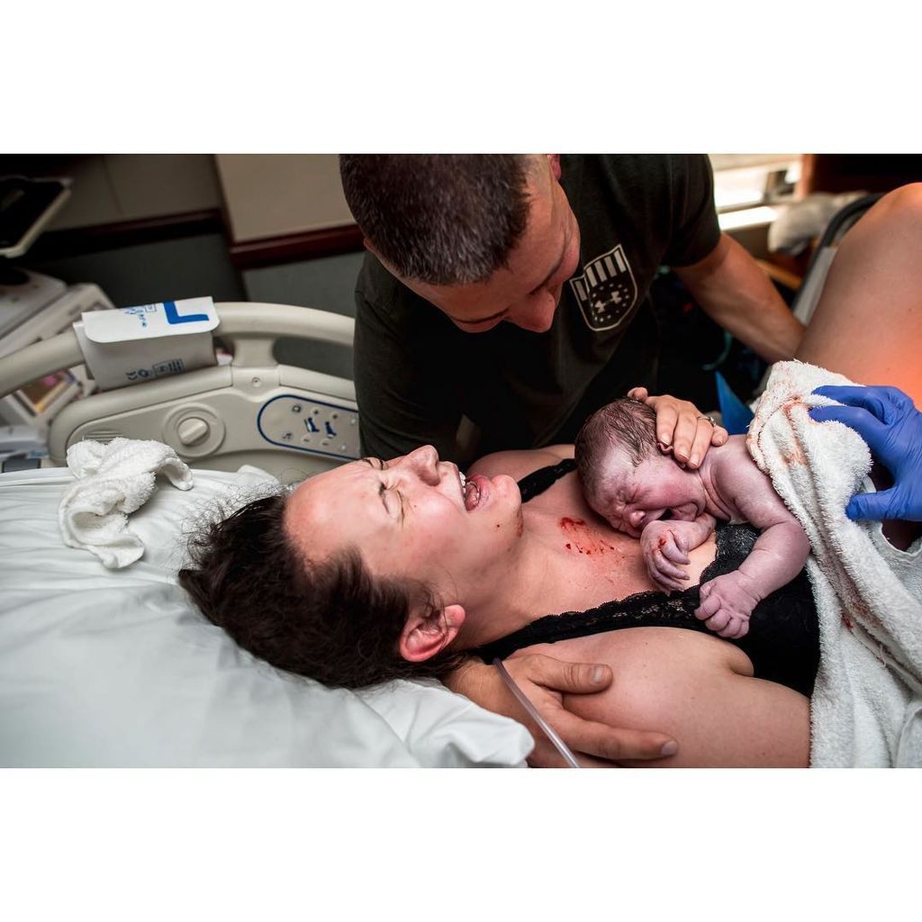 Ό,τι πιο τρυφερό θα δείτε σήμερα! Μπαμπάδες στην αίθουσα τοκετού (pics)