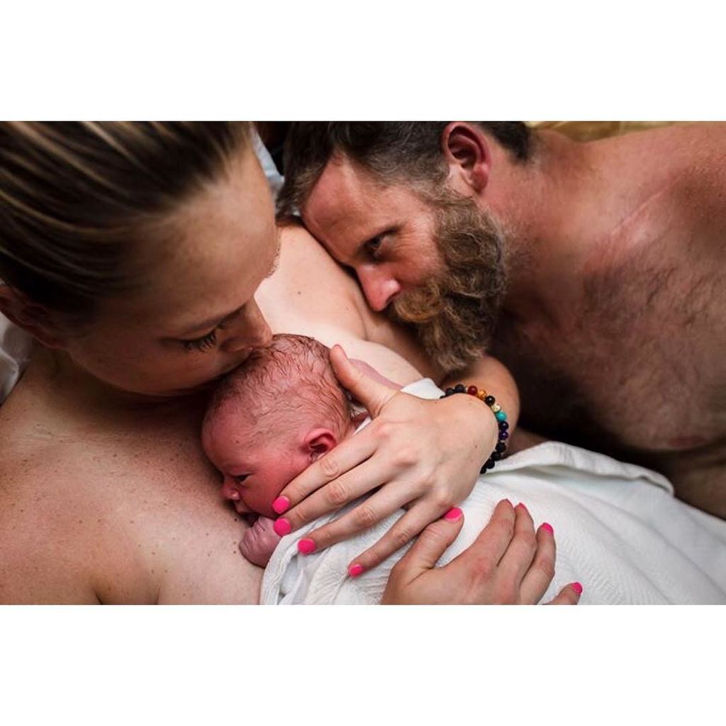 Ό,τι πιο τρυφερό θα δείτε σήμερα! Μπαμπάδες στην αίθουσα τοκετού (pics)