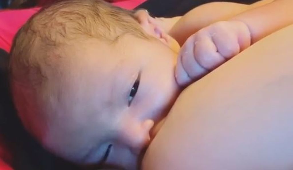 Διάσημη μαμά αποκάλυψε ότι ζήτησε από μια ξένη μητρικό γάλα για να δώσει στο νεογέννητό της (pics)