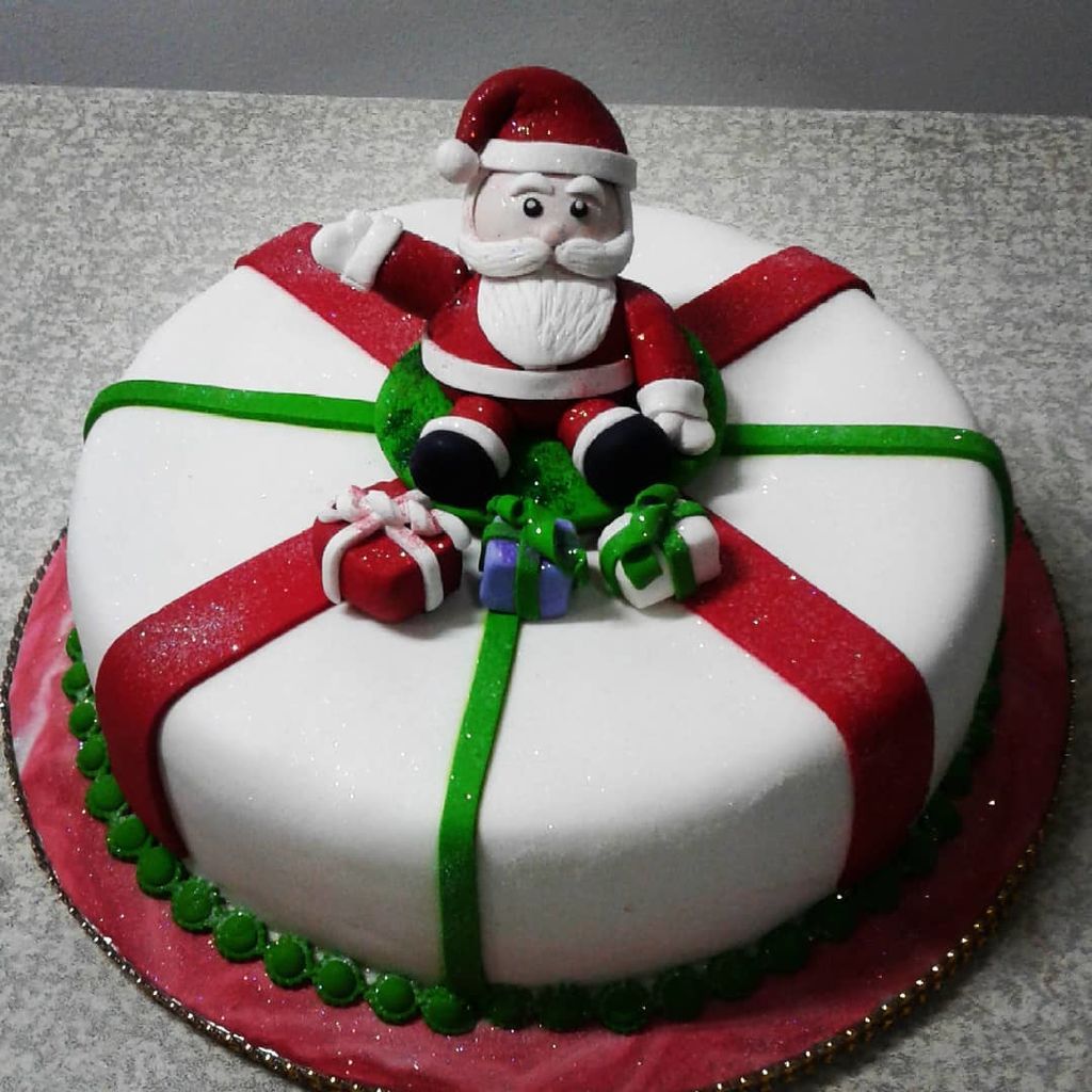 Εντυπωσιακές ιδέες διακόσμησης για τούρτες με θέμα τον Αη Βασίλη (pics)