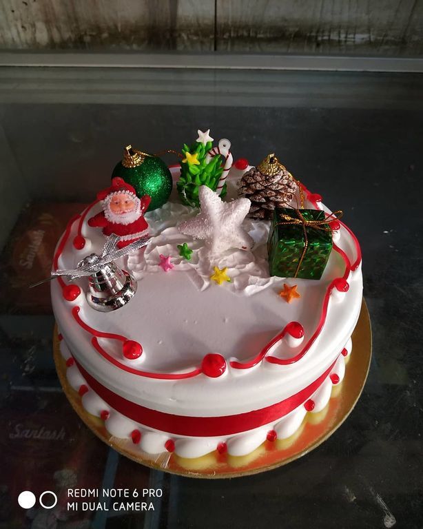 Εντυπωσιακές ιδέες διακόσμησης για τούρτες με θέμα τον Αη Βασίλη (pics)