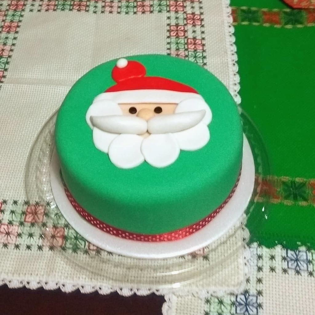 Εντυπωσιακές ιδέες διακόσμησης για τούρτες με θέμα τον Αη Βασίλη (pics)