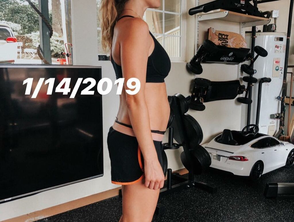 Πριν λίγες ημέρες ανακοίνωσε την εγκυμοσύνη της και τώρα δείχνει την κοιλιά της (pics)