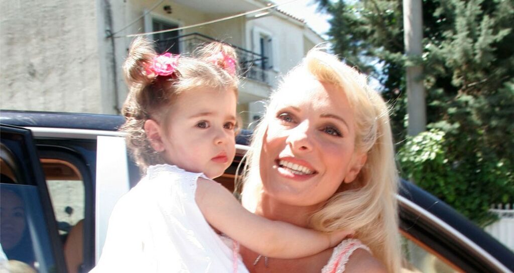 Μενεγάκη: Η Λάουρα έχει γενέθλια, γίνεται 14 χρονών και δείτε τις πιο όμορφες φωτογραφίες της  