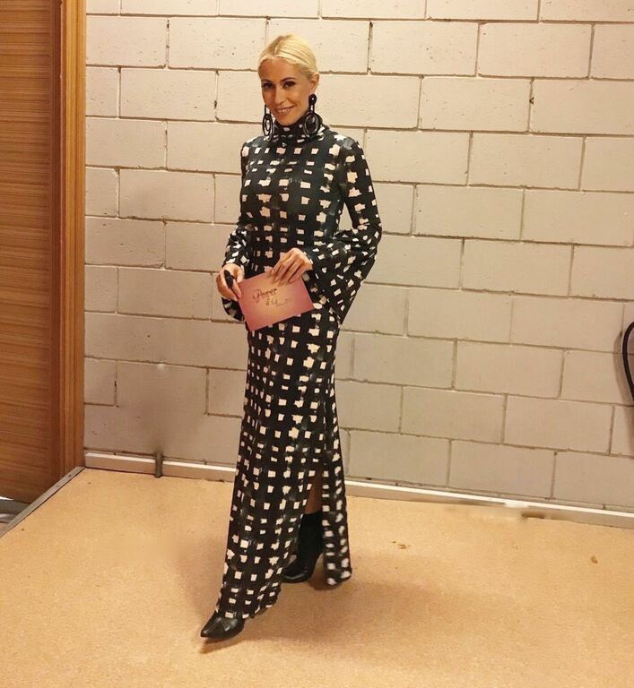 Μαρία Μπακοδήμου: «Έχασα κιλά, έπεσα ένα νούμερο... Το χάρηκα κι εγώ που τα έχασα αυτά τα κιλά. Έκανα διατροφή, δεν έτρωγα αλεύρι και ζάχαρη… άσπρο δεν έτρωγα, καθόλου ζάχαρη μόνο στέβια… και νιώθω ανάλαφρη και υγιής»