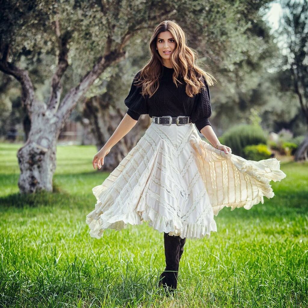 Σταματίνα Τσιμτσιλή: «Κάνω δίαιτα εν όψει του καλοκαιριού. Πεινάω, κάνω δίαιτα Δευτέρα με Παρασκευή και το Σαββατοκύριακο τσιμπάω λίγο… Συνηθίζεται η πείνα. Αν κόψεις το βραδινό, θα πεινάσεις τη μία μέρα, τη δεύτερη, την τρίτη, μετά από μία εβδομάδα θα συ