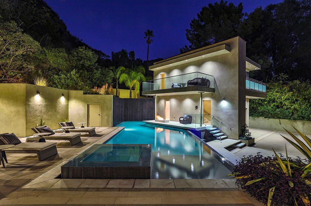 Rihanna: Φωτογραφίες από εντυπωσιακό σπίτι της στο Hollywood (pics)