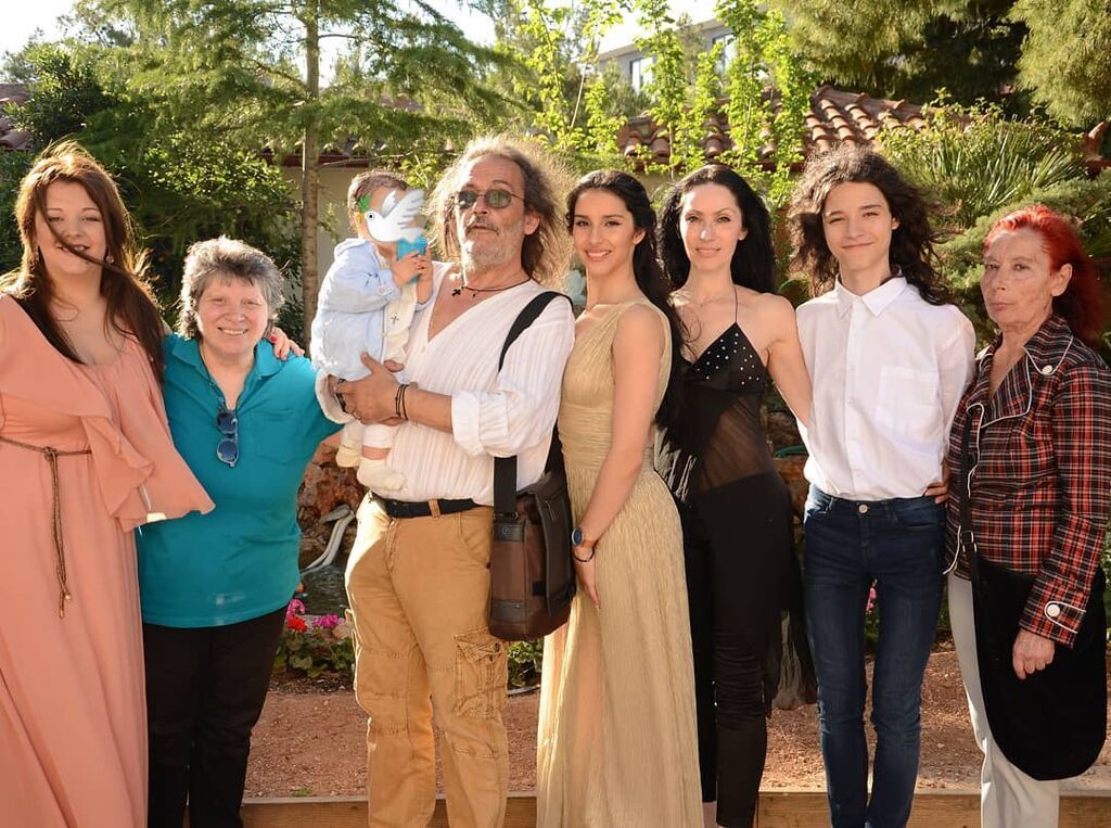 «Η οικογένεια δεν είναι απλώς ένα σπουδαίο πράγμα. Είναι τα πάντα».  25/05/2019», έγραψε. Εμείς θα της ευχηθούμε να της ζήσει ο νεοφώτιστος μικρούλης!