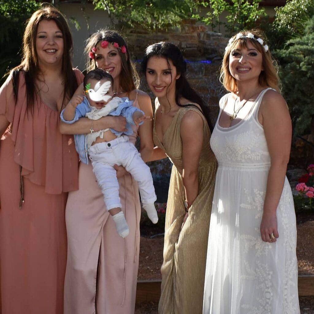 Ο Φίλιππος είχε τρεις νονές, φίλες της Μαρίας Νεφέλης, που τις ευχαρίστησε για όλα: